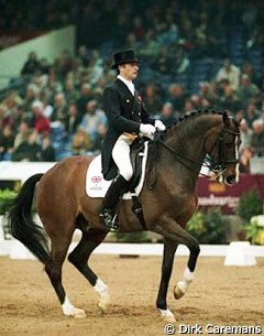 Davison and Askari at the 2000 World Cup Finals in 's Hertogenbosch, The Netherlands