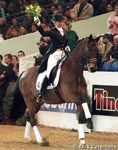 Anky van Grunsven and Bonfire win the first leg at the 2000 World Cup Finals :: Photo © Dirk Caremans