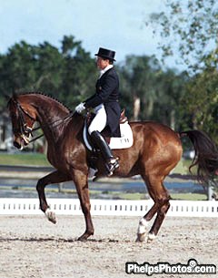 Sue Blinks and Flim Flam at the 2000 CDI Wellington :: Photo © Mary Phelps