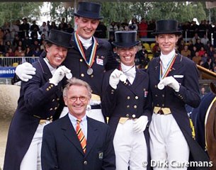 Dutch chef d'equipe Jurgen Koschel with the silver medal winning Dutch team at the 2001 European Championships :: Photo © Dirk Caremans