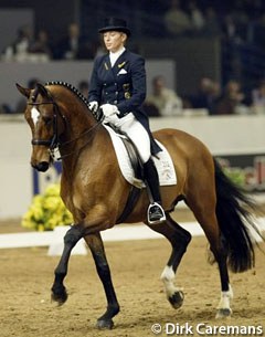 Ingrid Klimke and Nector van het Carelshof at the 2002 World Cup Finals :: Photo © Dirk Caremans