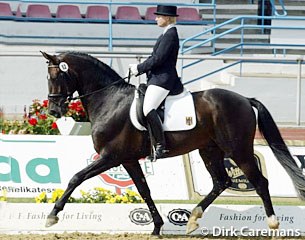 Silver medallists Anja Engelbart and Diamond Hit (by Don Schufro)