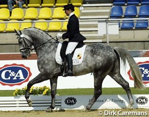 Vicky Smits on the Belgian warmblood Pava Jr van de Helle (by Pavarotti van de Helle)