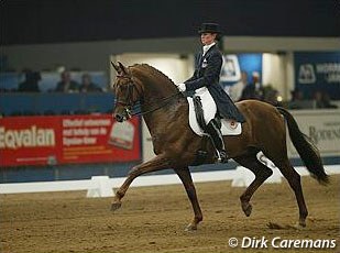 Kirsten Beckers on Broere Norway at the 2002 Zwolle International Stallion Show :: Photo © Dirk Caremans