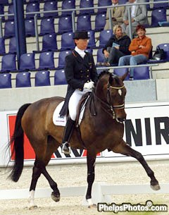 Tineke Bartels on Sunrise at the 2003 CDIO Aachen :: Photo © Astrid Appels for Phelpsphotos.com