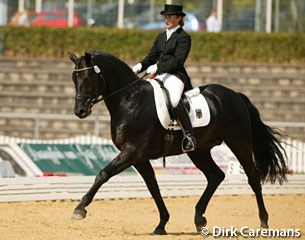 Katrin Burger and FBW French Kiss win bronze at the 2003 World Young Horse Championships