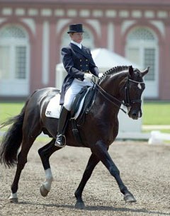 Emma Youngman on Rasputin at the 2003 CDI Wiesbaden :: Photo © Phelpsphotos.com
