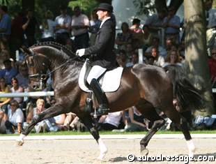 Heiner Schiergen and Faberge at the 2004 Bundechampionate :: Photo © Astrid Appels