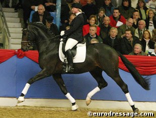 Anja Engelbart on the 2003 Oldenburg Licensing Champion Don Kennedy :: Photo © Astrid Appels