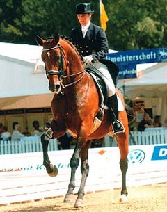 Leonie Bramall on Boticello at the 2004 CDI Verden
