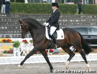 Susan Draper and Baroncelli at the 2004 World Young Horse Championships :: Photo © Astrid Appels
