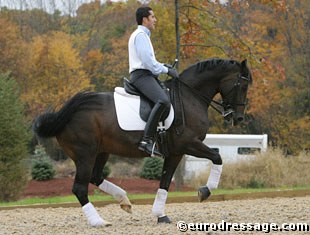 Dr. Cesar Parra aboard Charming Boy :: Photo © Astrid Appels