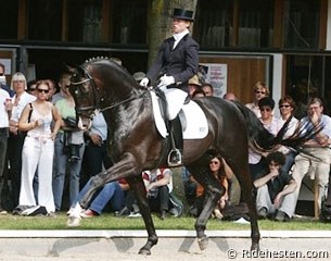 Kira Wulferding and Stedinger at the 2005 Bundeschampionate in Warendorf :: Photo © Ridehesten