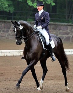 Charlotte Bredahl and Eskada at the 2005 U.S. Dressage Championships in Gladstone :: Photo © Sue Stickle