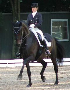 Silvia Ikle and Salieri CH win the 2005 Swiss Championships :: Photo © Noam Netzam