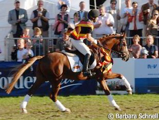After becoming eventing pony champions in 2005, Helena Camp and Voyager moved on to win the hearts of the dressage judges as well. Voyager became the first horse in BuCha history to win two titles the same year.