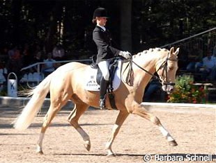 Louisa Luttgen and Arts Demaran at the 2006 Bundeschampionate :: Photo © Barbara Schnell