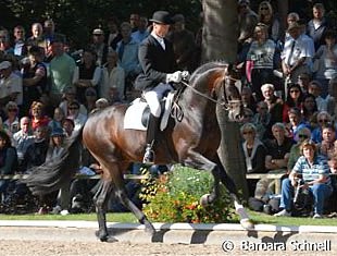 Ulf Möller and Sir Donnerhall score 9.5 for canter