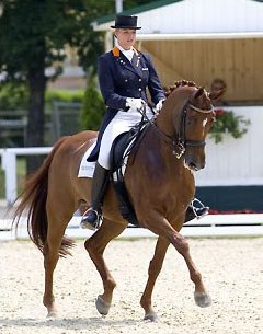 Lotje Schoots and Reine B at the 2006 European Young Riders Championships :: Photo © Michael Rzepa