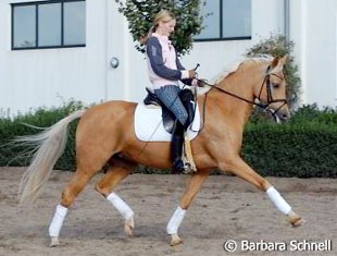 Carlotta Hassenburger on Dulcia :: Photo © Barbara Schnell