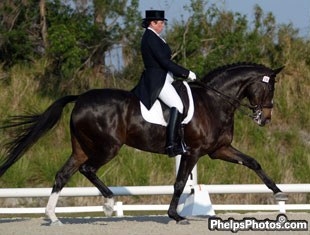 Tami Hoag on Coco Chanel :: Photo © Mary Phelps