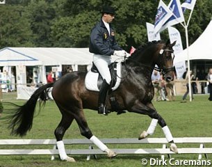 Stefan van Ingelgem test-riding Vivaldo at the 2006 Pavo Cup Finals