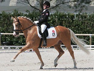 Sanneke's brother Sönke rode the 2005 European Pony Champion Deinhard B. A very promising combination for the future. Sönke is 11 years old (turning 12 later this year) and his pony will be 7. This makes them the youngest combination at Saumur.