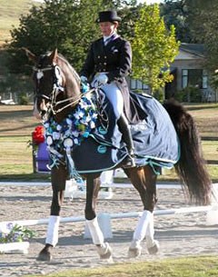 Jody Hartstone and Landioso win the 2006 New Zealand Dressage Championships