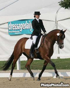 Tami Glover and BW Callista Win the 2006 U.S. Young Horse Championships :: Photo © Mary Phelps