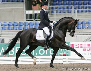 Hans Peter Minderhoud and Uptown at the 2006 World Young Horse Championships :: Photo © Astrid Appels