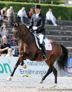 Willem Jan Schotte and Twinkel at the 2006 World Young Horse Championships :: Photo © Astrid Appels