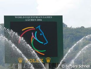 The logo and the fountain in the main ring.