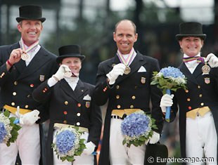 The 2006 WEG bronze medal winning U.S. team: Guenter Seidel, Debbie McDonald, Steffen Peters, Leslie Morse