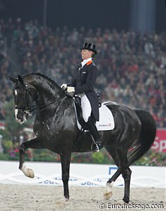 Anky van Grunsven and Salinero on their way to Kur Gold at the 2006 World Equestrian Games :: Photo © Astrid Appels
