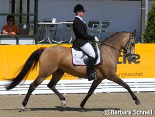 Nadine Surmann on her FEI pony Deshima