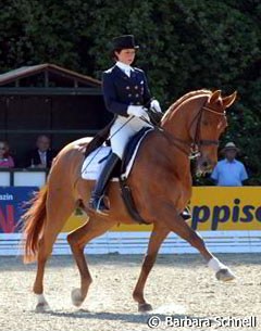 Monica Theodorescu on Whisper (by Welt Hit I O)