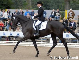 Despite her packed schedule, Jana Freund looked very happy and relaxed in the saddle of the wonderfully elegant FS La Noir