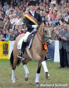 For Ulf Möller's family, the Bundeschampionate were a family outing. Wife Eva Möller became champion with pony C-Dur