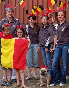 The Belgian team: Laurence van Doorslaer (chef d'equipe), Julie van Olst, Alexa Fairchild, Jorinde Verwimp, Julie van Ingelgem