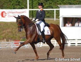 Lotje Schoots and Reine B at the 2007 European Young Riders Championships :: Photo © Barbara Schnell