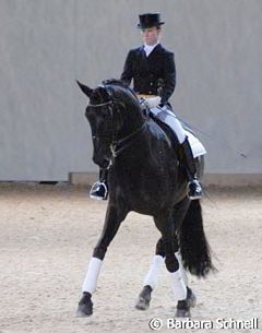 Helen Langehanenberg and her Burgpokal finalist Responsible were one of the test objects