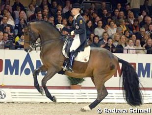 The first three horses at this year's Burgpokal finale were of excellent quality, but it was Austrian  Max-Theurer who showed the calmest and most harmonious performance on the youngest horse, born and bred in Austria but Oldenburg branded.