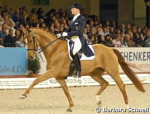 Matthias Rath's Weltmeyer Junior was the horse with the most impressive gaits. Unfortunately, he let himself be impressed by the atmosphere in the indoor and started making mistakes in canter. They placed third in the finale and second in the freestyle.