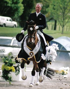 Bill Noble and Vincent St James win the 2007 New Zealand Horse of the Year Show and 2007 New Zealand Dressage Championships :: Photo © Barbara Thompson