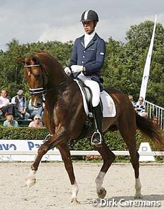 Hans Peter Minderhoud and Vivaldi lead in the 2007 Pavo Cup Finals :: Photo © Dirk Caremans