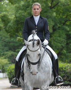 Laura Pytkowjat aboard the Oldenburg mare Royal Gala