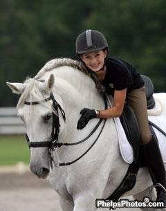 Hannah Pierucci on Hampton Green Farm's Cosaco :: Photo © Phelpsphotos.com