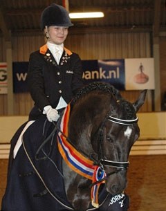 Maria van den Dungen and Pan Tau win the Dutch Indoor Pony Championships