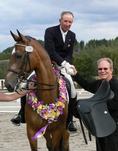 Bill Noble and Vincent St James winning the 2007 New Zealand Dressage Championships
