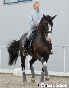 Nadine Capellmann training her new GP horse Raffaldo